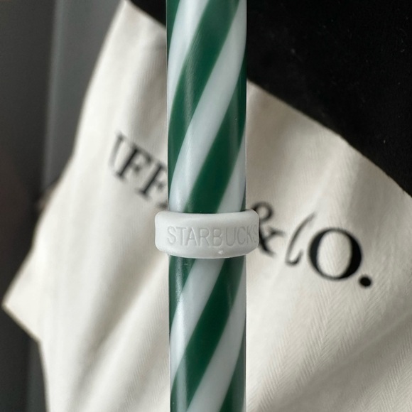 Limited Edition Starbucks “Bearista” cup - Picture 12 of 12